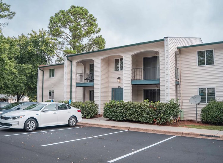 exterior view at Century Plaza Apartments located in Greenville, SC